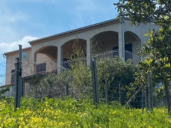 Maison individuelle 112 m à Velone Orneto