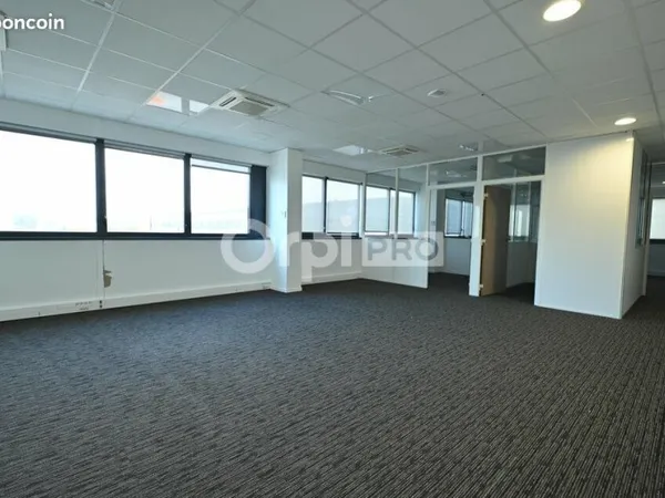 Bureau 115 m²