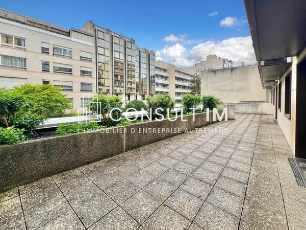 Centre-ville / traversant / cuisine / parking