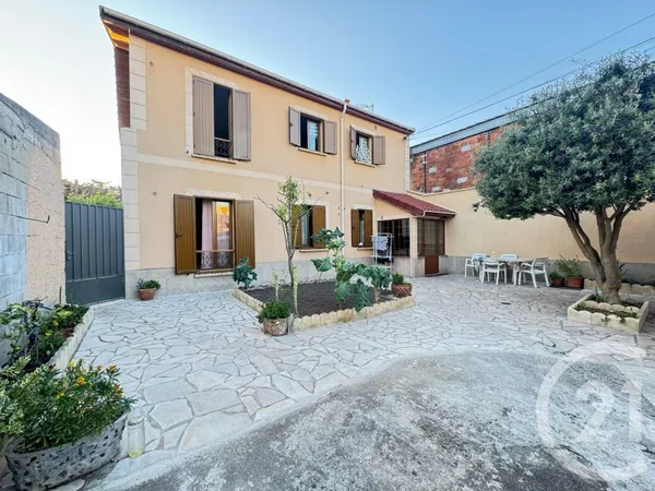 Immeuble de rapport 166 m²