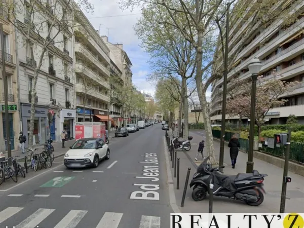 Local commercial 216 m²