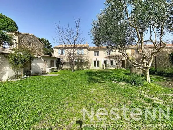 Maison ancienne rénovée 97 m² + terrain 685 m² constructible - Eyguières, hyper-centre, calme, jardi