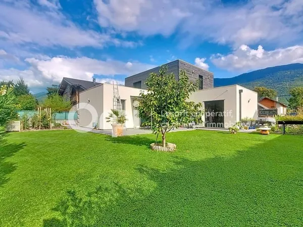Maison 5 pièces 140 m²