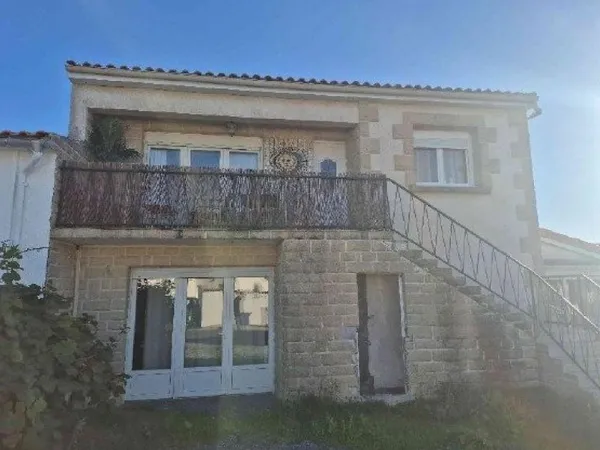 MAISON A DEUX PAS DE LA MER