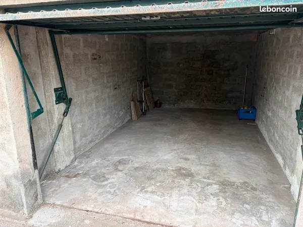 Box à louer 13008