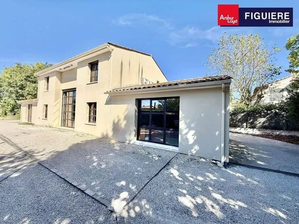 Bureaux 157 m²