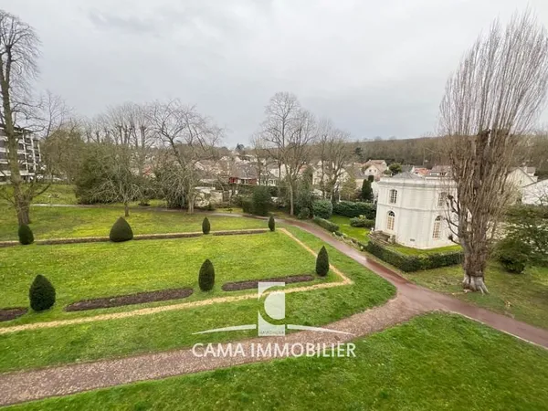 Bel appartement de 69m2, deux chambres, au dernier étage, à