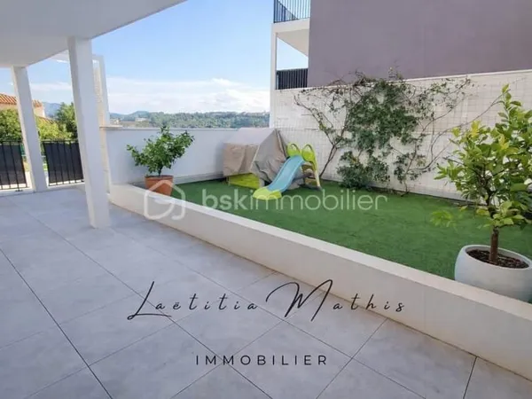 T4 Appartement familial avec terrasses et jardin