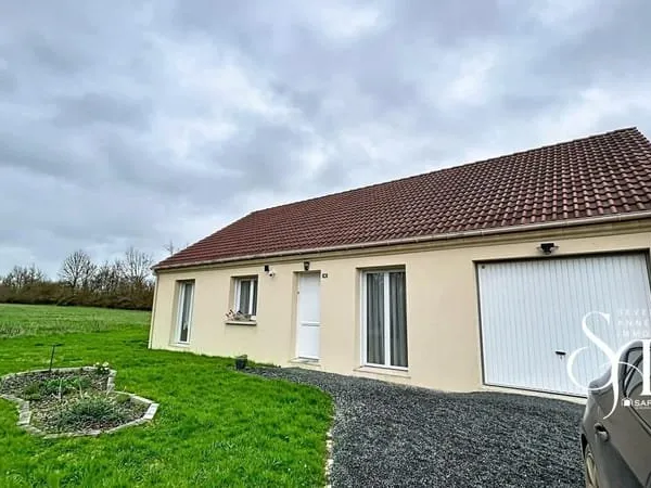 Maison en plain pied de 2015, 3 chambres et garage