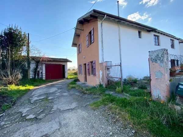 Maison à rénover de 4 pièces avec grand terrain et garage indépendant à SAINT SEVER (40)