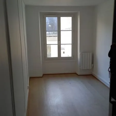 Bureau 10m2 proches gares Nord et Est Paris 10ème