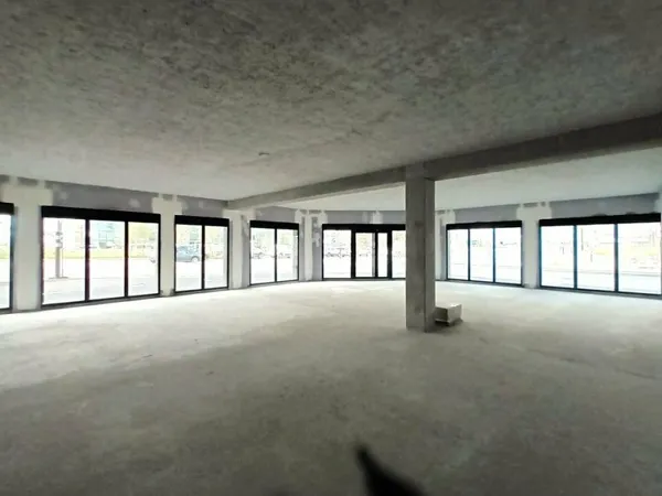 Local professionnel 145 m²