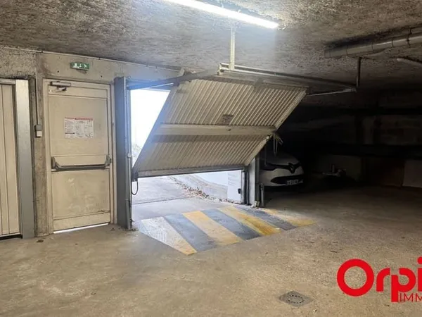 Parking/Garage