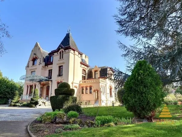 Manoir 21 pièces 696 m²
