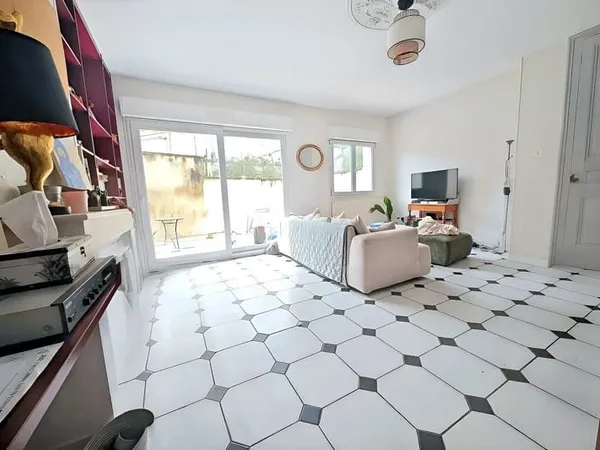 Strasbourg - maison de ville lumineuse rénovée 117 m², chem