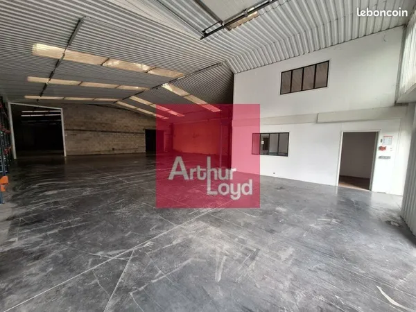 LOCAL D'ACTIVITE 1000 m² RIOM