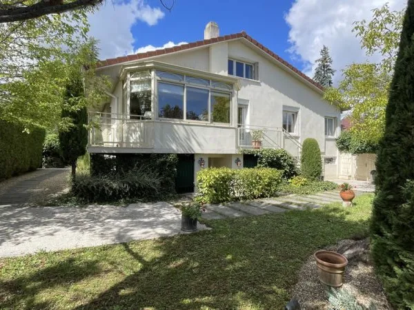 VILLA DE TYPE 8