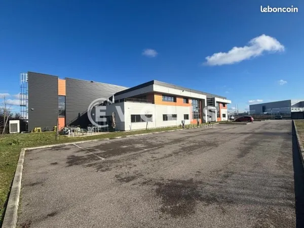 Local d'activité 3 340 m²