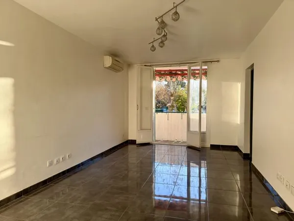 Marseille 10 ème St Tronc à vendre appartement 4 pièces parking