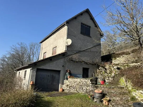 Maison en pierre de 2 pièces principales