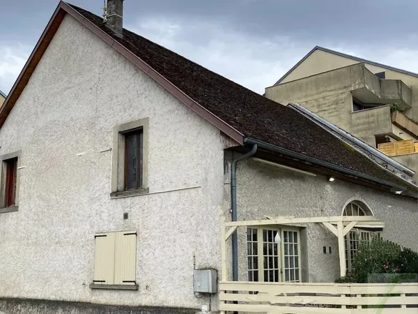 Commerce Vente Belley 5p 136m² 237000€