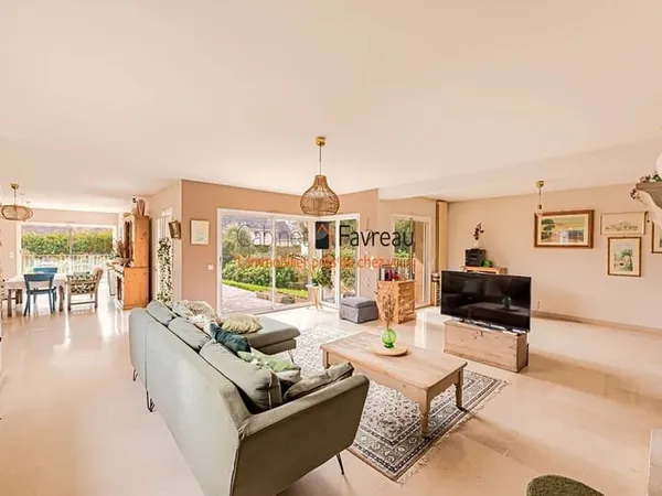 MAISON - L'HAY-LES-ROSES - 8 PIECES - 275M² - PARKING - 501M² TERRAIN