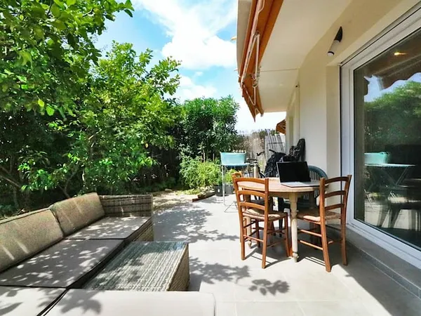 2 Pièces Jardin/Terrasse & parking - St Laurent du Var
