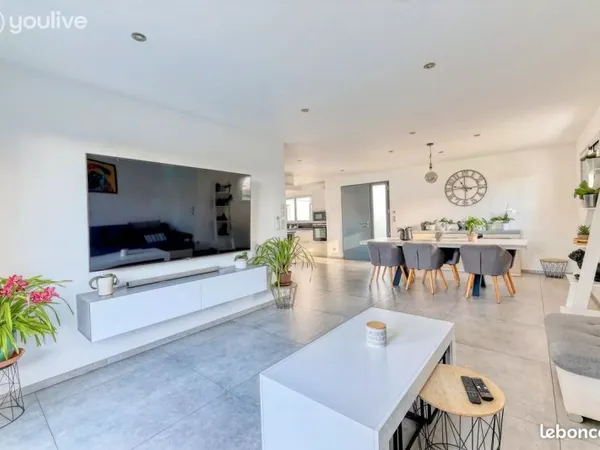Maison 6 pièces 210 m²