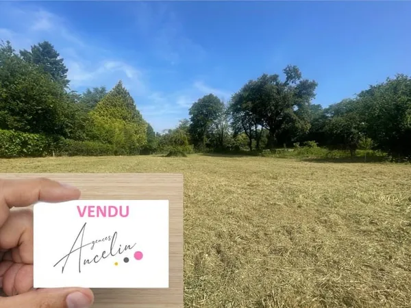 TERRAIN A BATIR 1171 M2 BEGANNE BOURG