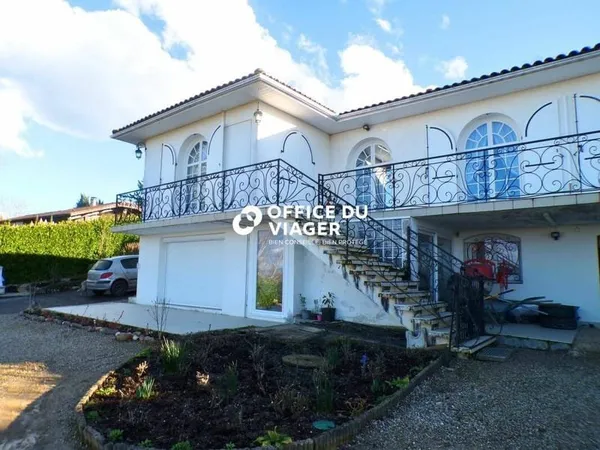 Maison 7 pièces 231 m²