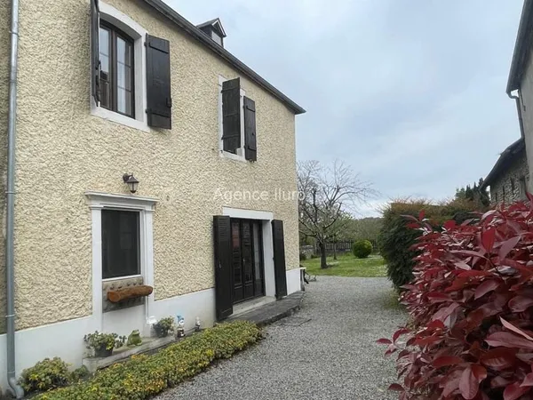 Exclusivite - Vallee De Josbaig - Au Calme, Charmante Maison Familiale T5 Au Fort Potentiel Avec Gra