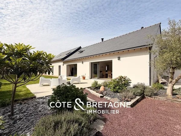 MAISON D'ARCHITECTE A PLOERMEL DANS LE MORBIHAN | Réf : 2026