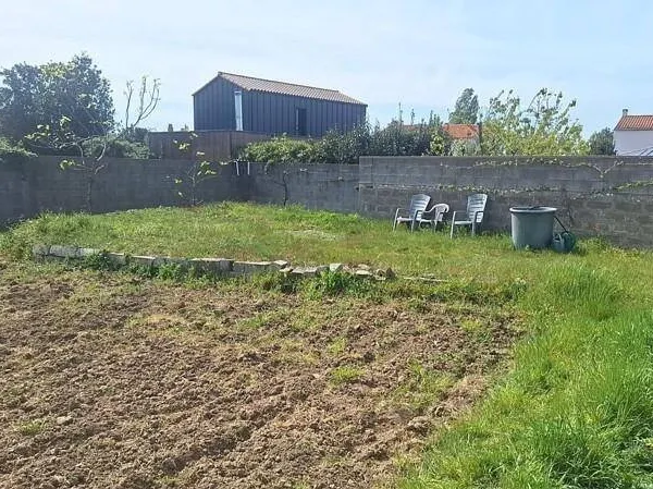 Terrain 169 m²