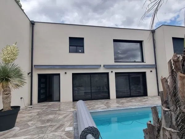 Maison 5 pièces 220 m²