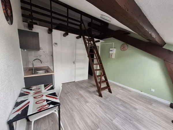 Studio 1 pièce 14 m²