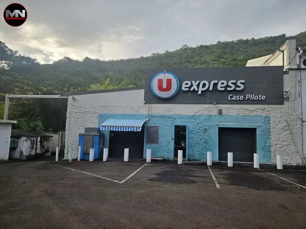 À LOUER LOCAL COMMERCIAL / PROFESSIONNEL 361 m2 CASE-P
