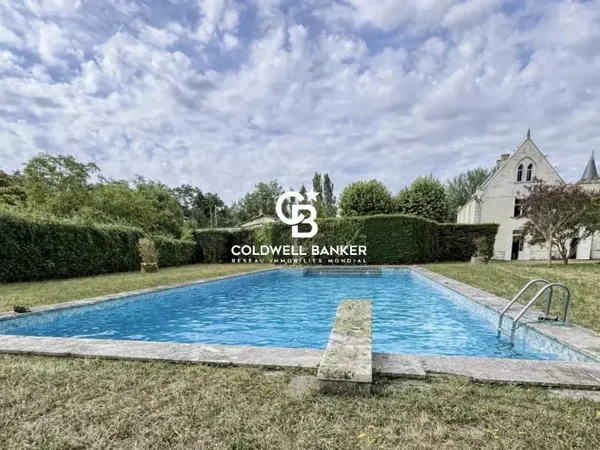 Saint-Loubès, manoir de 10p, parc, piscine et dépendances.