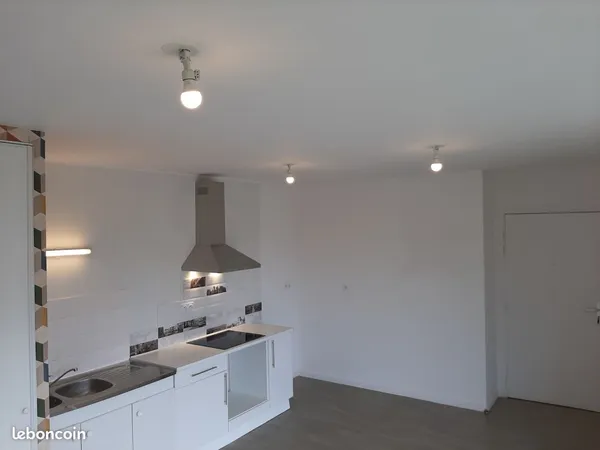 Particulier loue t2 45m2 - douai centre