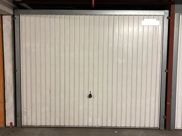 BOX PARKING FERMÉ SÉCURISÉ - 13,5m² - PARIS 19 (ORGUES DE FLANDRE)