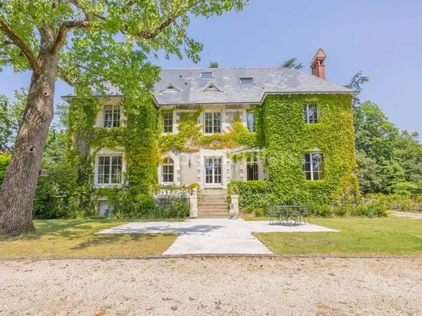Maison 12 pièces 394 m²