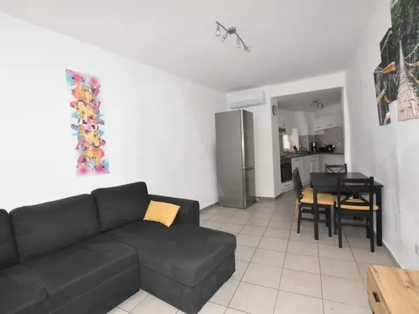 GRANDE MAISON 3 CHAMBRE COEUR DE VILLE