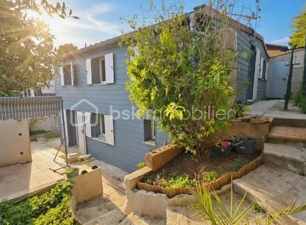 Le Castellet - Maison familiale T5 en résidence sécurisée avec piscine