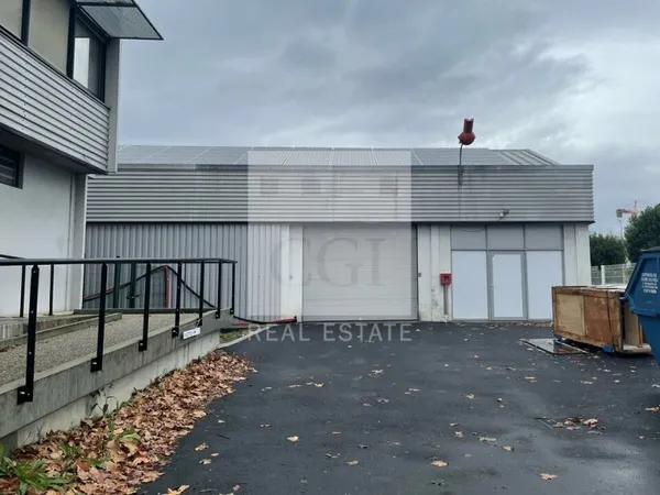 Local d'activité 642 m²