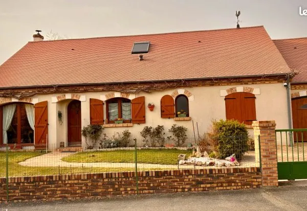 MAISON FAMILIALE 155 M2- 5 CHAMBRES- JARDIN CLOS ET ARBORE 490M2- QUARTIER CALME à ORLEANS SUD LOIRE