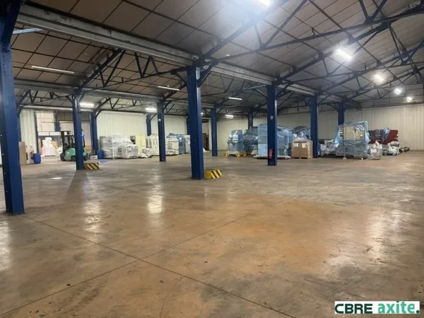 Local industriel 3220 m²