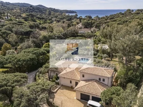 Gigaro - Villa neuve, plage à pied, calme absolu