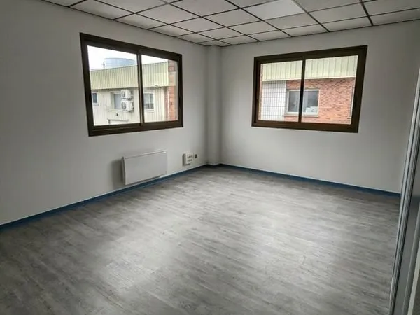 BUREAUX 20 m² EVRY