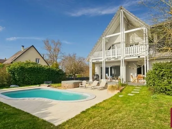 Sundhoffen : Maison de 150m2, 4 chambres , piscine