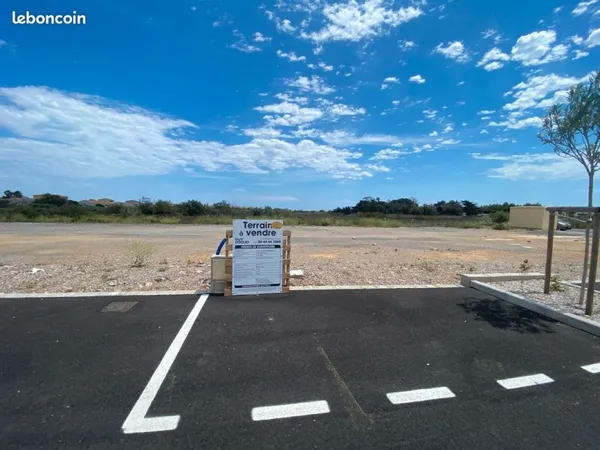 Terrain constructible 300 m² Face à la Mer