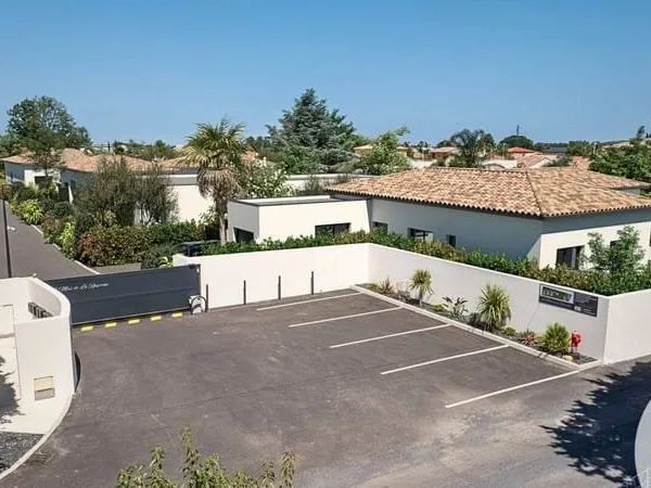 Terrain 716 m²